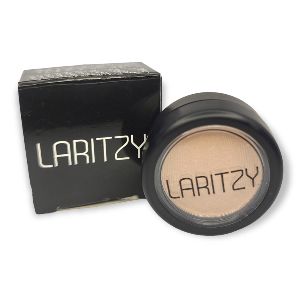 Laritzy Single Eyeshadow in Cream Dust